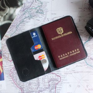 Porta Pasaporte Negro